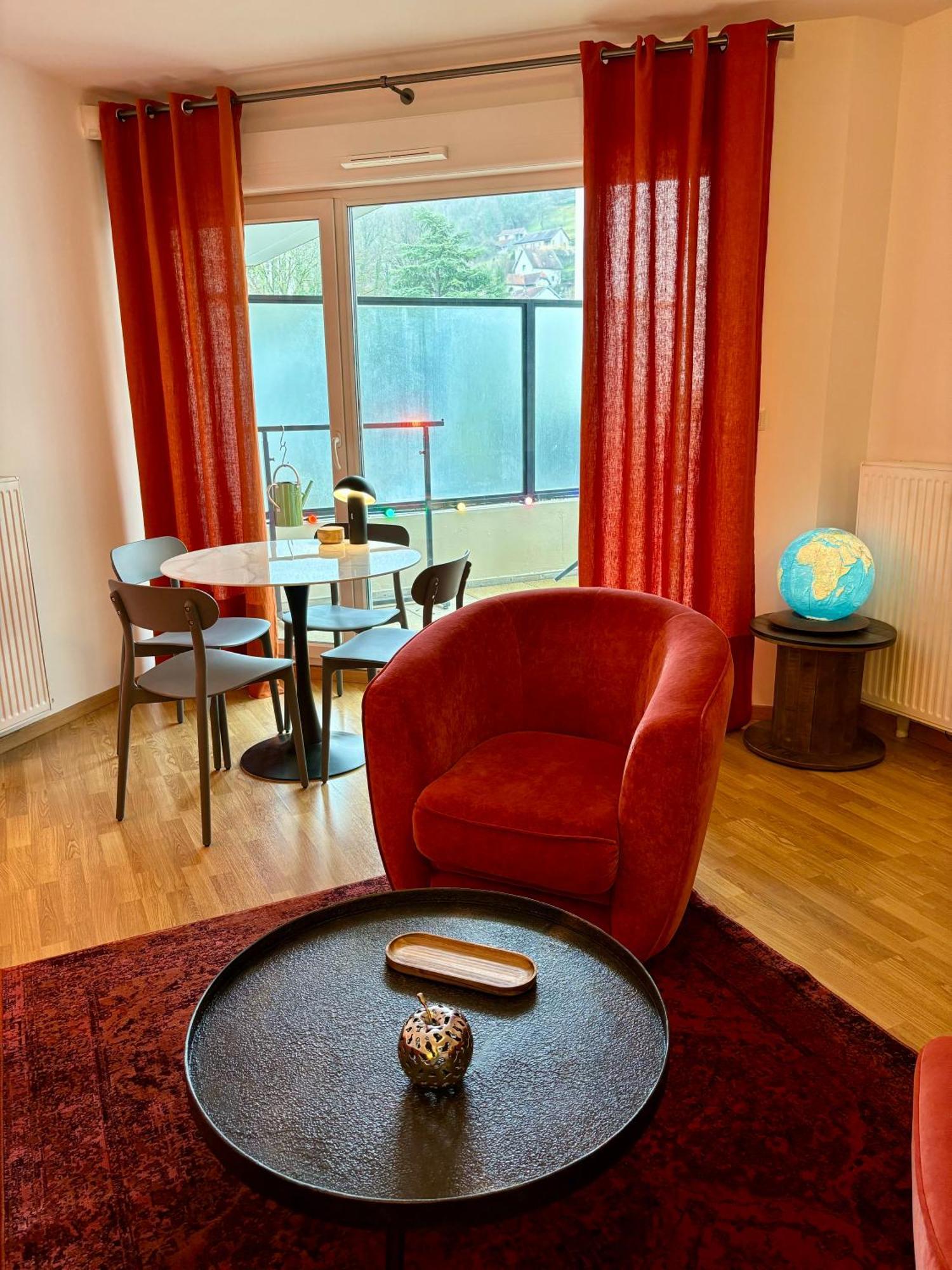 Appartement Proche Centre Parking & Terrasse Μπεζανσόν Εξωτερικό φωτογραφία