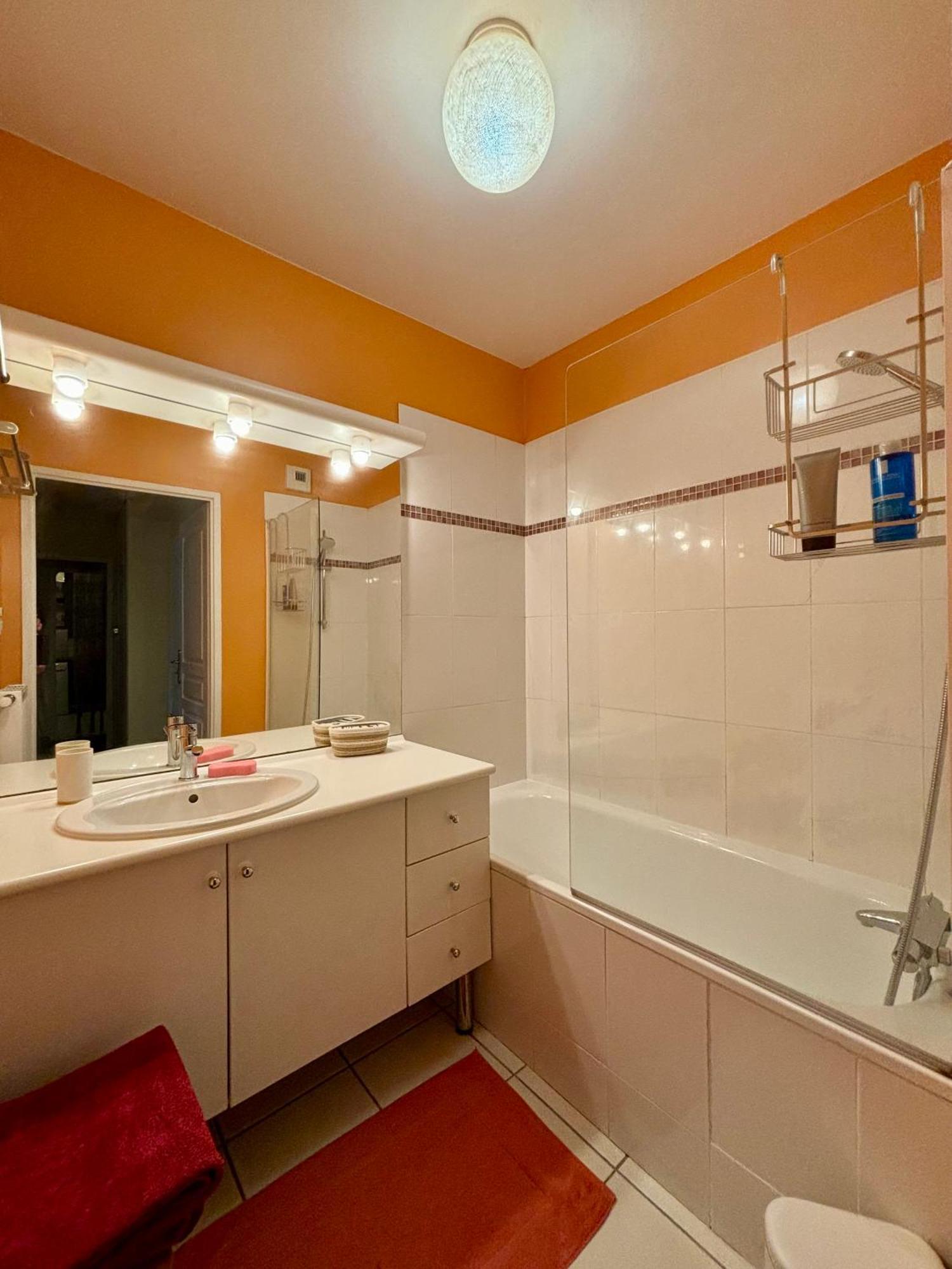 Appartement Proche Centre Parking & Terrasse Μπεζανσόν Εξωτερικό φωτογραφία
